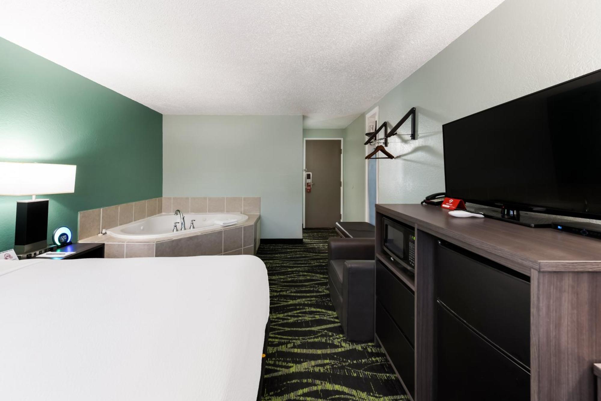 ליברטי Baymont Inn & Suites By Wyndham מראה חיצוני תמונה