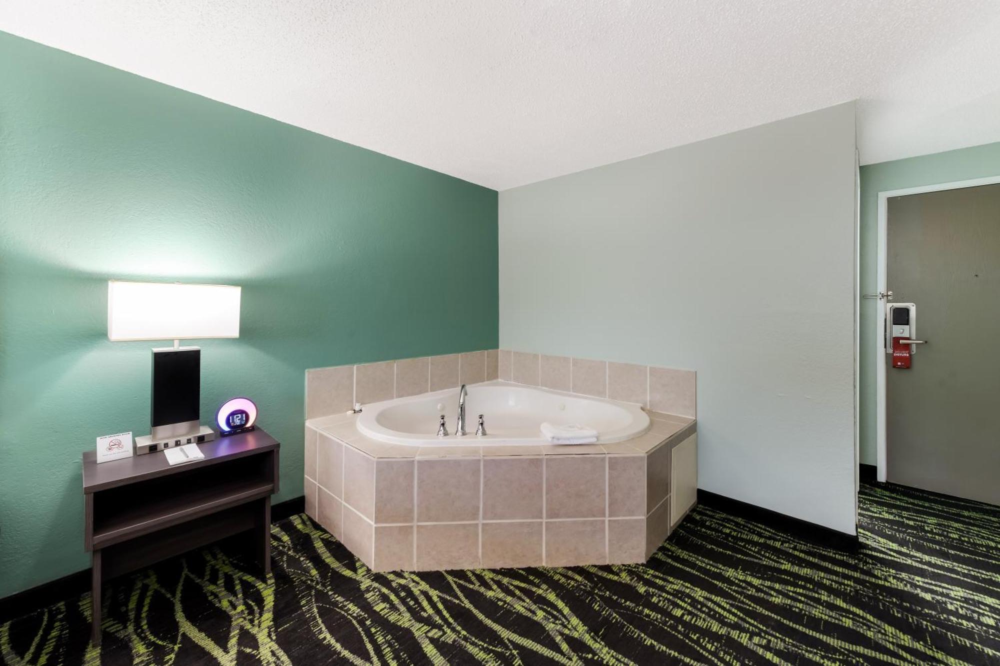 ליברטי Baymont Inn & Suites By Wyndham מראה חיצוני תמונה